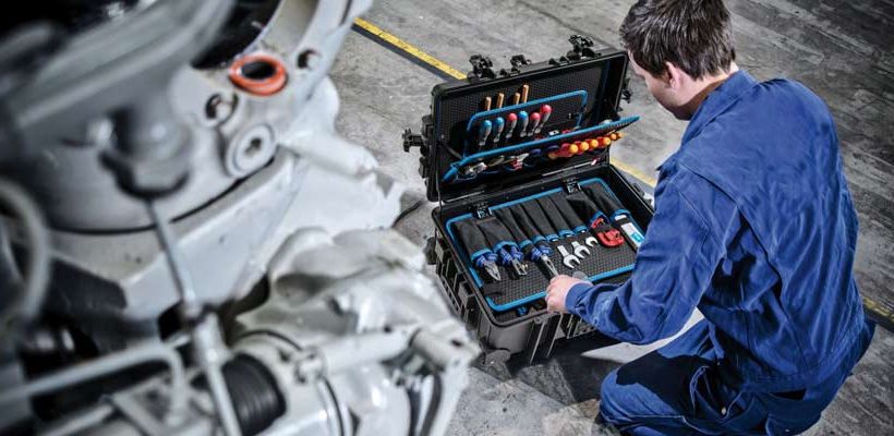 Technician with a tool control set up