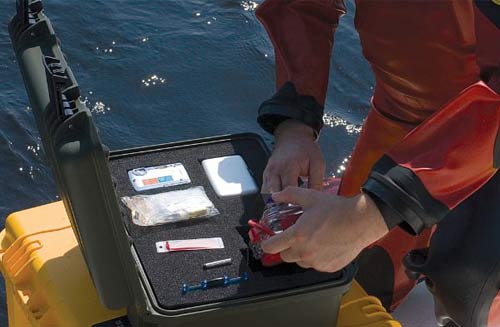 A person using maritime packaging