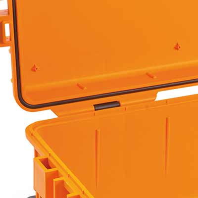 B&W case quick release hinge