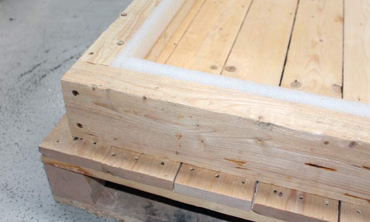 Custom pallet collars with bracing