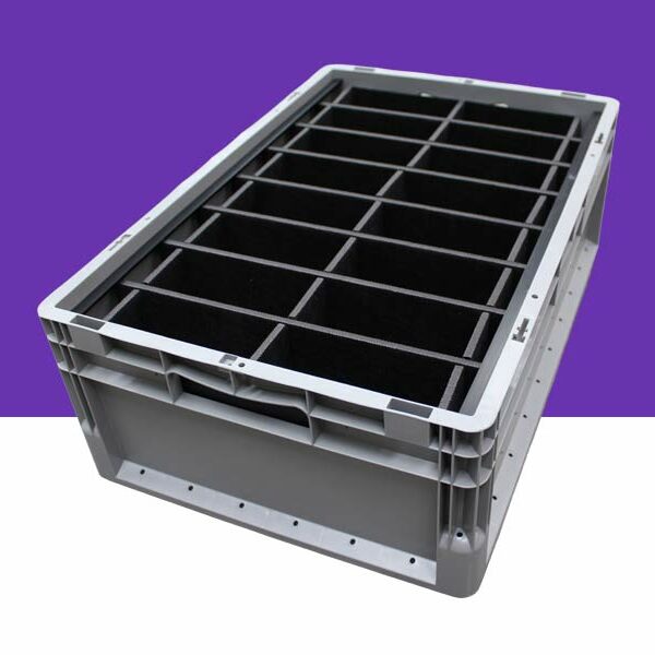 Tote boxes with dividers