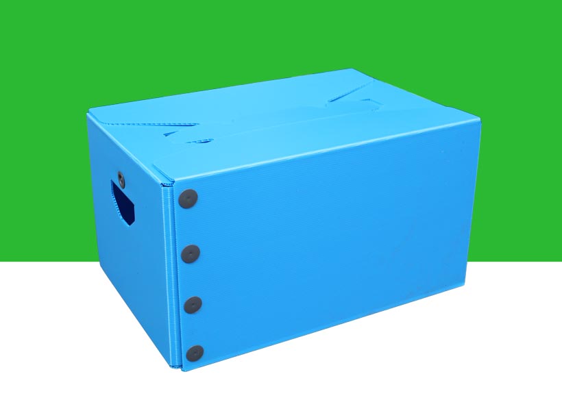 Plastic shipping boxes