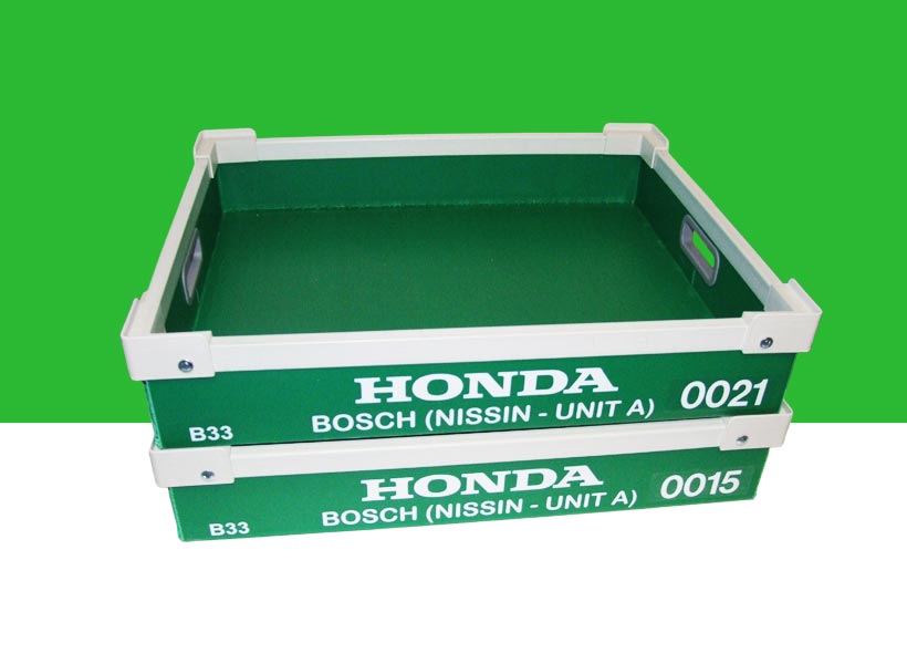 Corrugated plastic tote boxes
