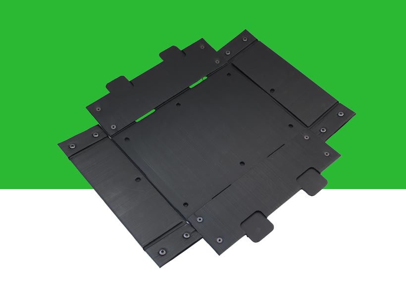 Foldable plastic containers